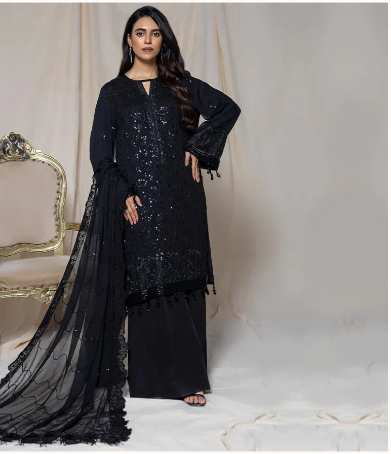 New Embroidery beautiful Artical Lawn 3pc