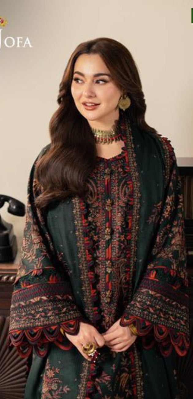 New Embroidery beautiful Artical Lawn 3pc