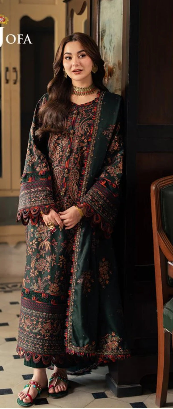 New Embroidery beautiful Artical Lawn 3pc