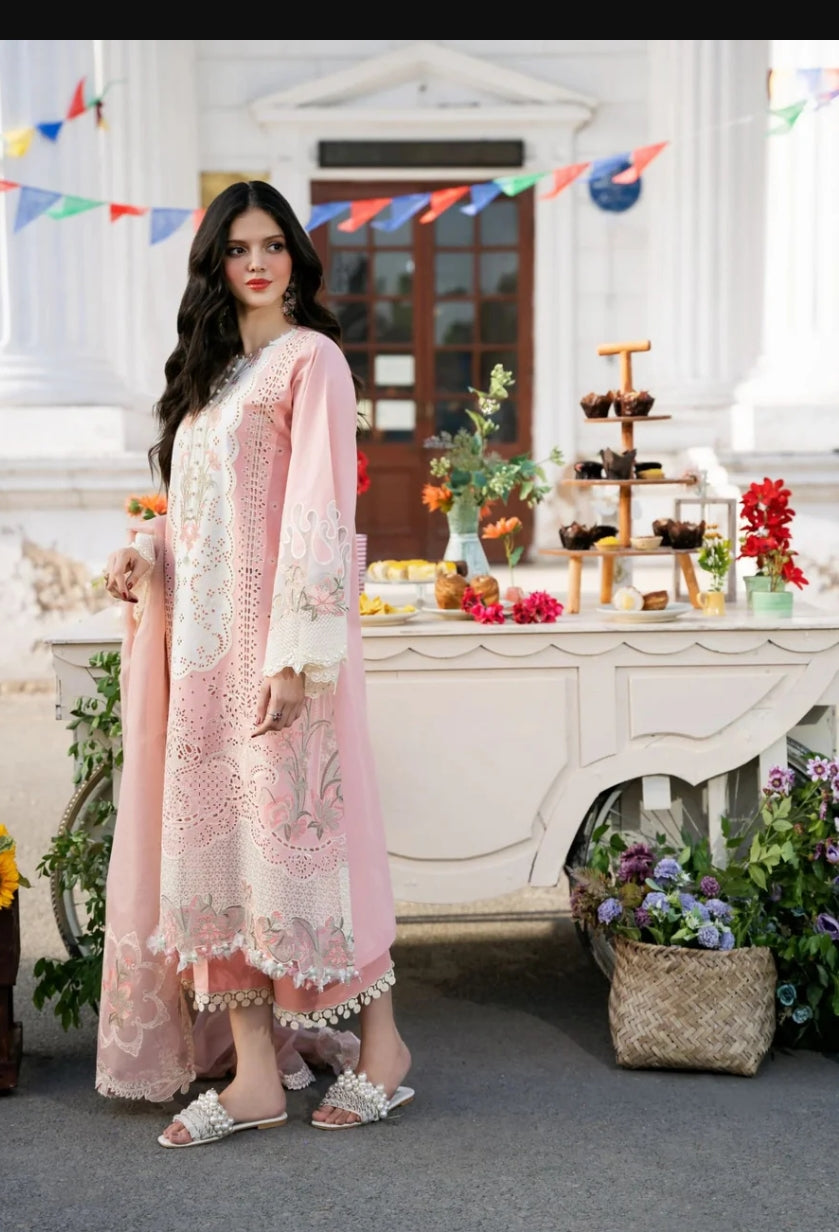 New Embroidery beautiful Artical Lawn 3pc